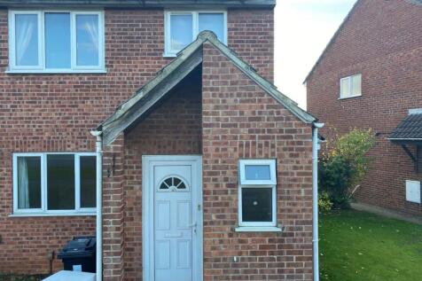 1-bed flat on Ash Close, Yate, Bristol, £1,100/mo