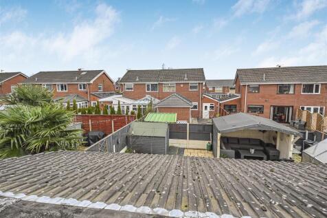 11 Midland Close View to Rear.jpg