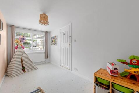 Reception 2/Bedroom 5