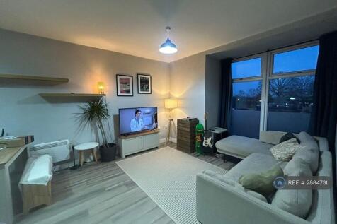 Kitchen / Lounge 