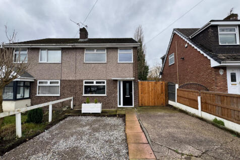3 bed semi-detached house for sale Lincoln Drive,