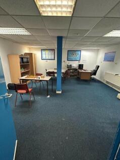 Office to rent Image 6