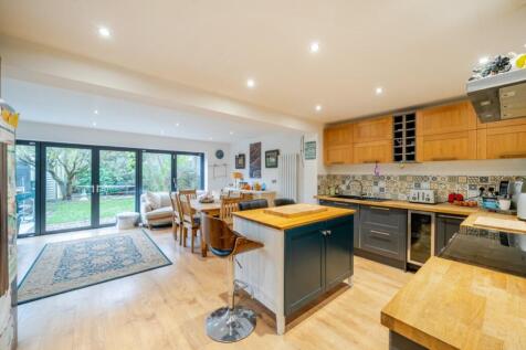 1374066-9-690b632fbe81d