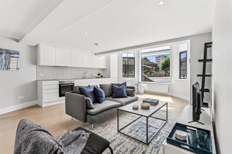 London, W12 - property photo