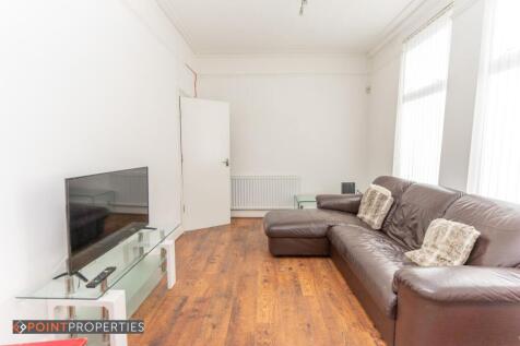 5 Bedroom, Crawford Avenue photo 3