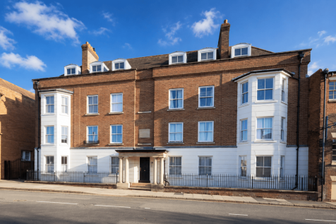 2 bed flat to rent Station Road West, Canterbury 