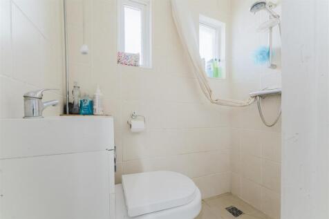 234 Greenford Ave shower.jpg