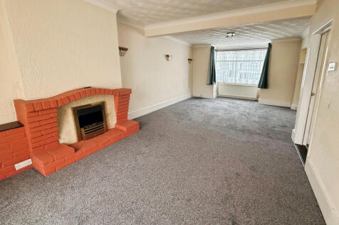 The Grove, CLACTON-ON-SEA, CO15 1TJ photo 3