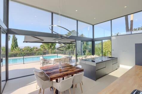 Kitchen and dining 1