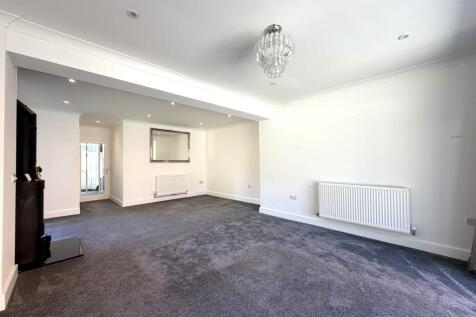 Pioneer Road, Swindon, Wiltshire photo 4