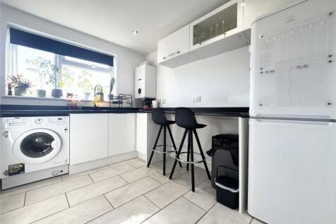 Wordsworth Drive, Swindon, Wiltshire, SN2 photo 3