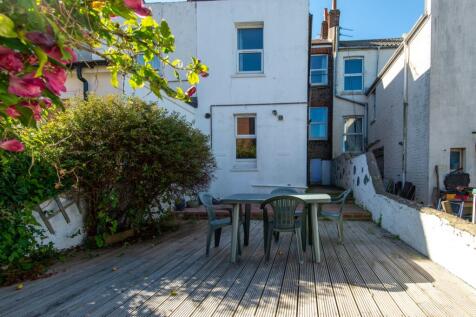 215 Elm Grove Outside Area (2)