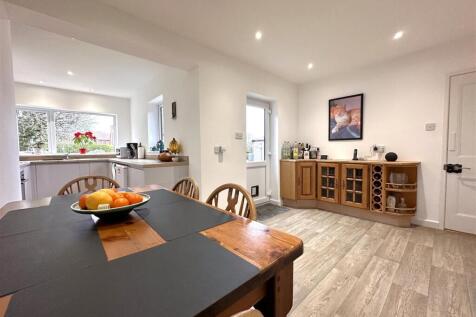 Open-Plan Dining Kitchen 136