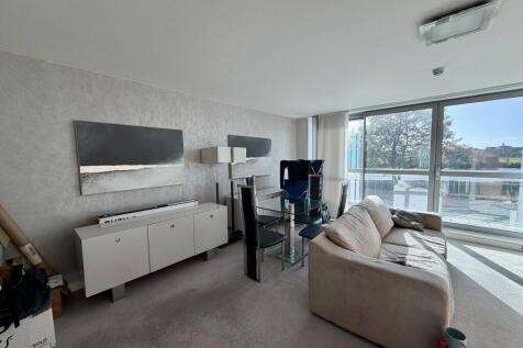 River Crescent, Waterside Way, NG2 photo 2