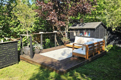 Decked seating