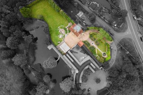 The Manor House_1 B&amp;W 3.jpg