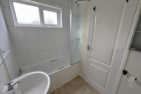 Cotton End Road, Exning, Newmarket, Suffolk photo 4