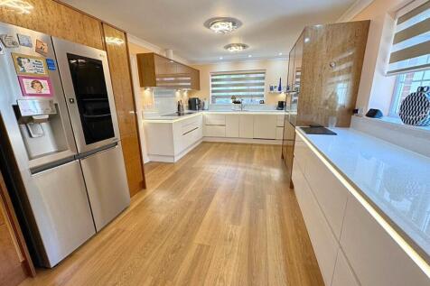 Facetune_11-07-20...