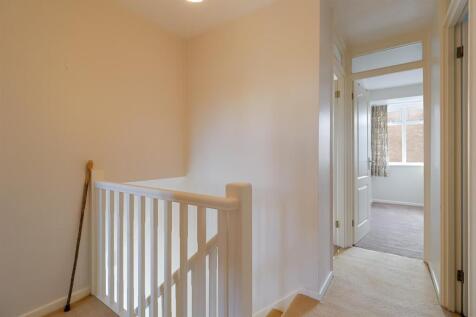 4-bed-house-prestbury (13).jpg