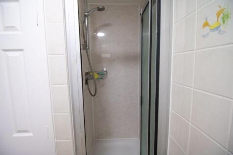 En-suite to the Master bedroom