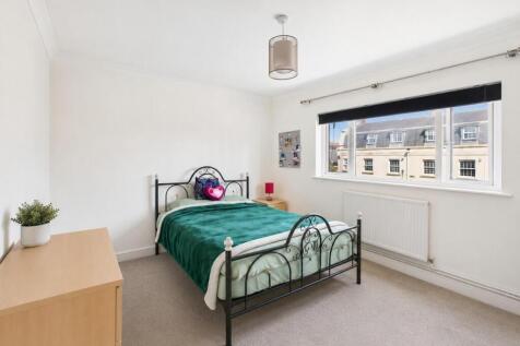 bed 1.jpg