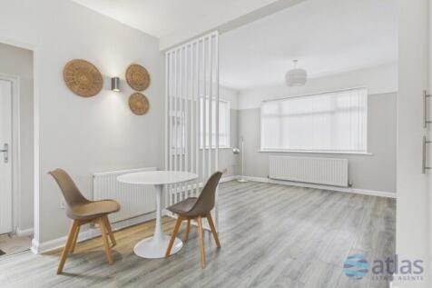 Living Space/Dining Space