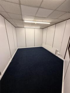 Office to rent Image 3