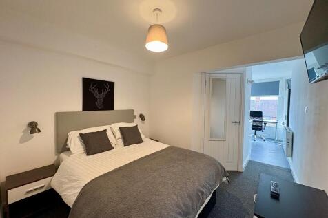 2 Bedroom Area