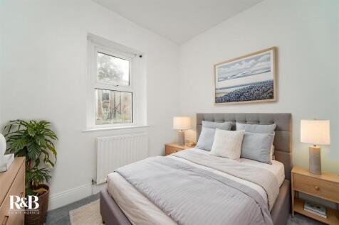 7-Baker-B3 - Bedroom - Standard - 1-2.jpg