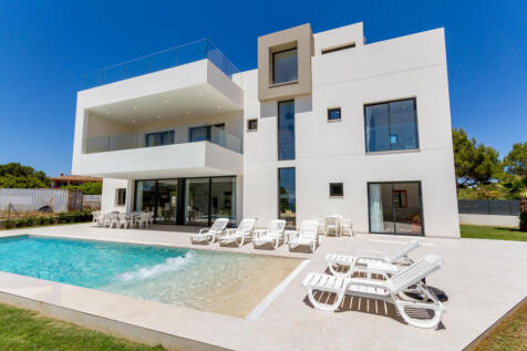 Beautiful, new villa in Puig de Ros