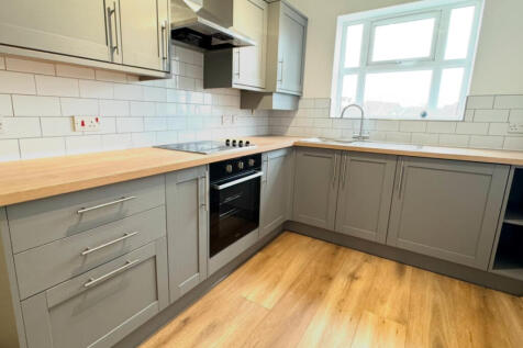 Acorn Way Rotherham S66 3XH photo 3