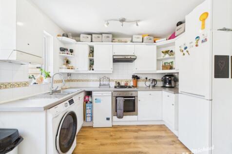 CAM02773G0-PR0329-STILL012