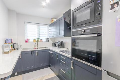Kitchen 1.jpg