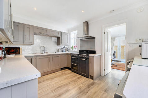 1372338-15-68fb5e...