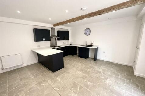 Open plan living room/Kitchen