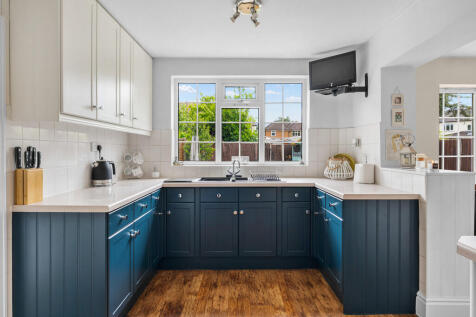 Curzon Close, Cur...