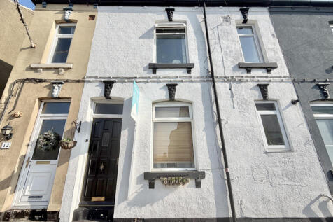 2 bed terraced house for sale Salem Place, Garfor