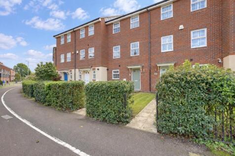 4-bed terraced on Russet Drive, Red Lodge, Bury St. Edmunds, Suffolk, IP28, £1,685/mo