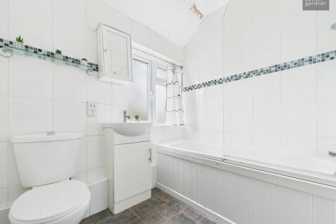 bathroom 2.jpg