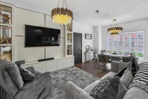 Open Plan Kitchen / Diner / Lounge Area