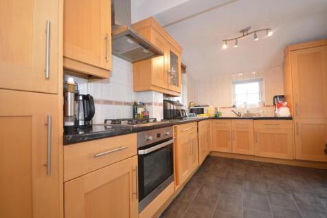 Horseshoe Crescent, Beaconsfield, HP9 photo 5