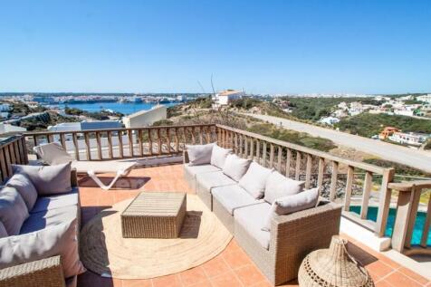 Villa with pool and sea views in Cala LLonga