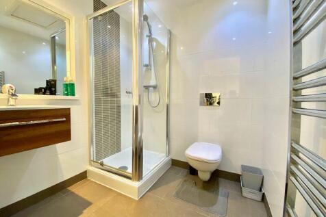 En-Suite (Bedroom One)