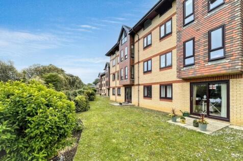 6 Rostrevor Court, 96 Sandown Road, Sandown PO36 9JX