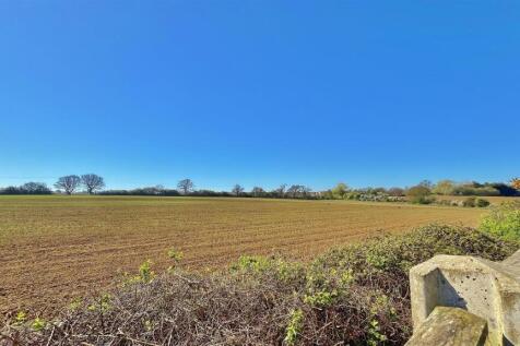 Farmland Views To Rear