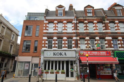 Hamways are delighted to offer this first floor one bedroom flat very conveniently located in this high street location with its vast selection of shops, cafes and restaurants.