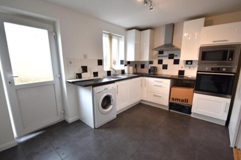 Goldfinch Grove, Cullompton, Devon photo 3