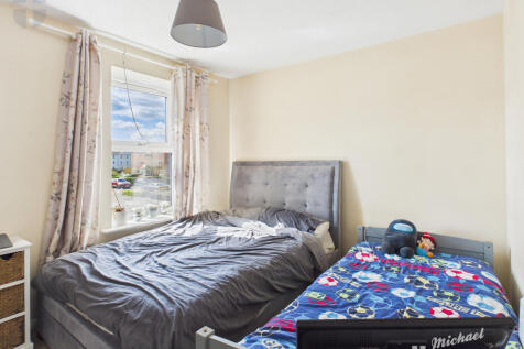 CAM03852G0-PR0603-STILL004