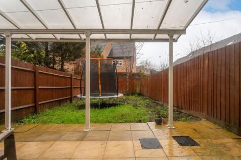 Finefield Walk, Slough, SL1 photo 3