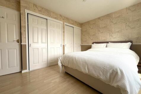 bedroom 1.JPG